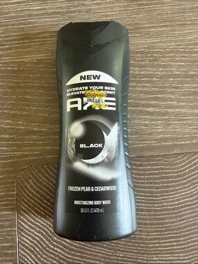 NWT AXE Black Moisturizing Body Wash Frozen Pear & Cedarwood